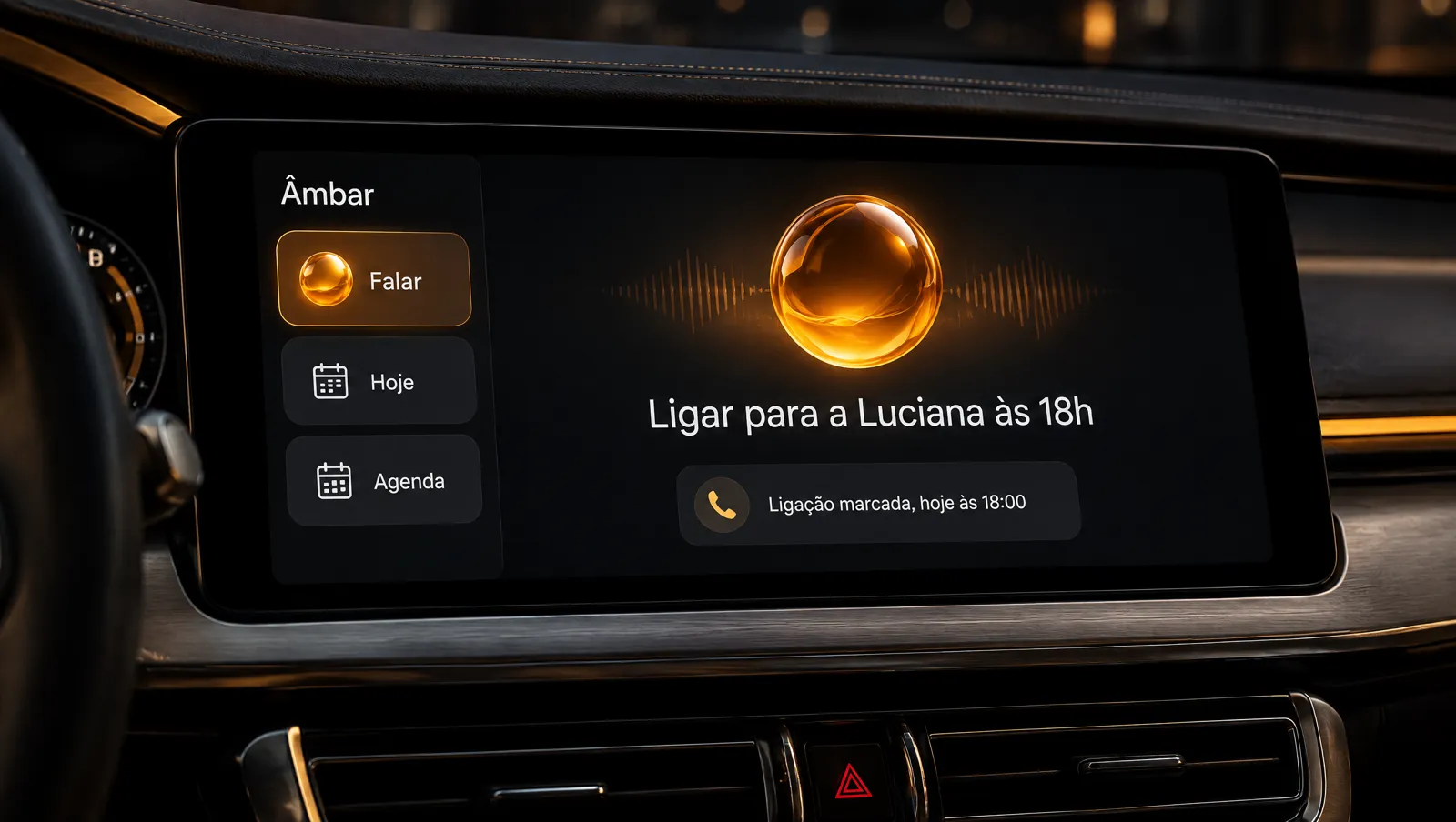 Prévia: Âmbar no painel do carro, com o orbe ouvindo e a frase escrita em letras grandes